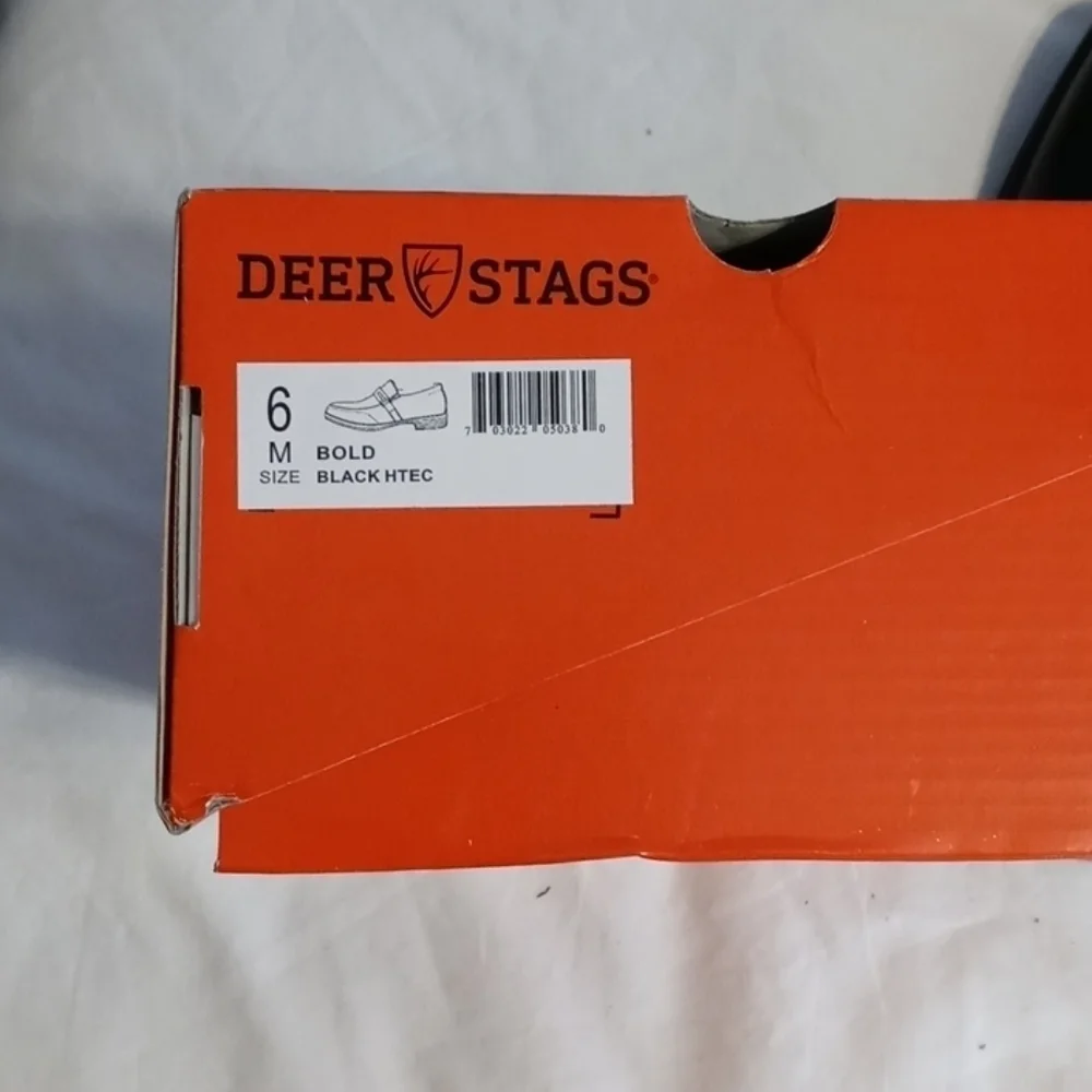 NWT Deer Stags size 6 M shoes